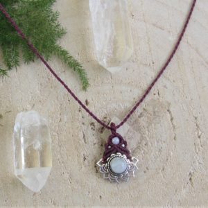 Collar Tara Flor de Loto mini con Piedra Luna