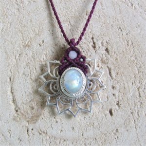 Collar Tara Flor de Loto con Piedra Luna