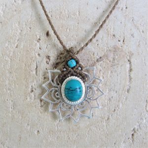 Collar Tara Flor de Loto con Turquesa