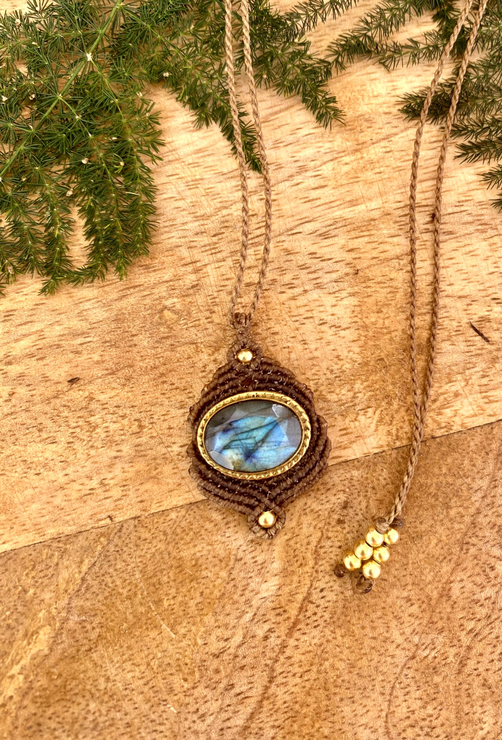 Collar ÚNICA, en macramé con labradorita - Imagen 4