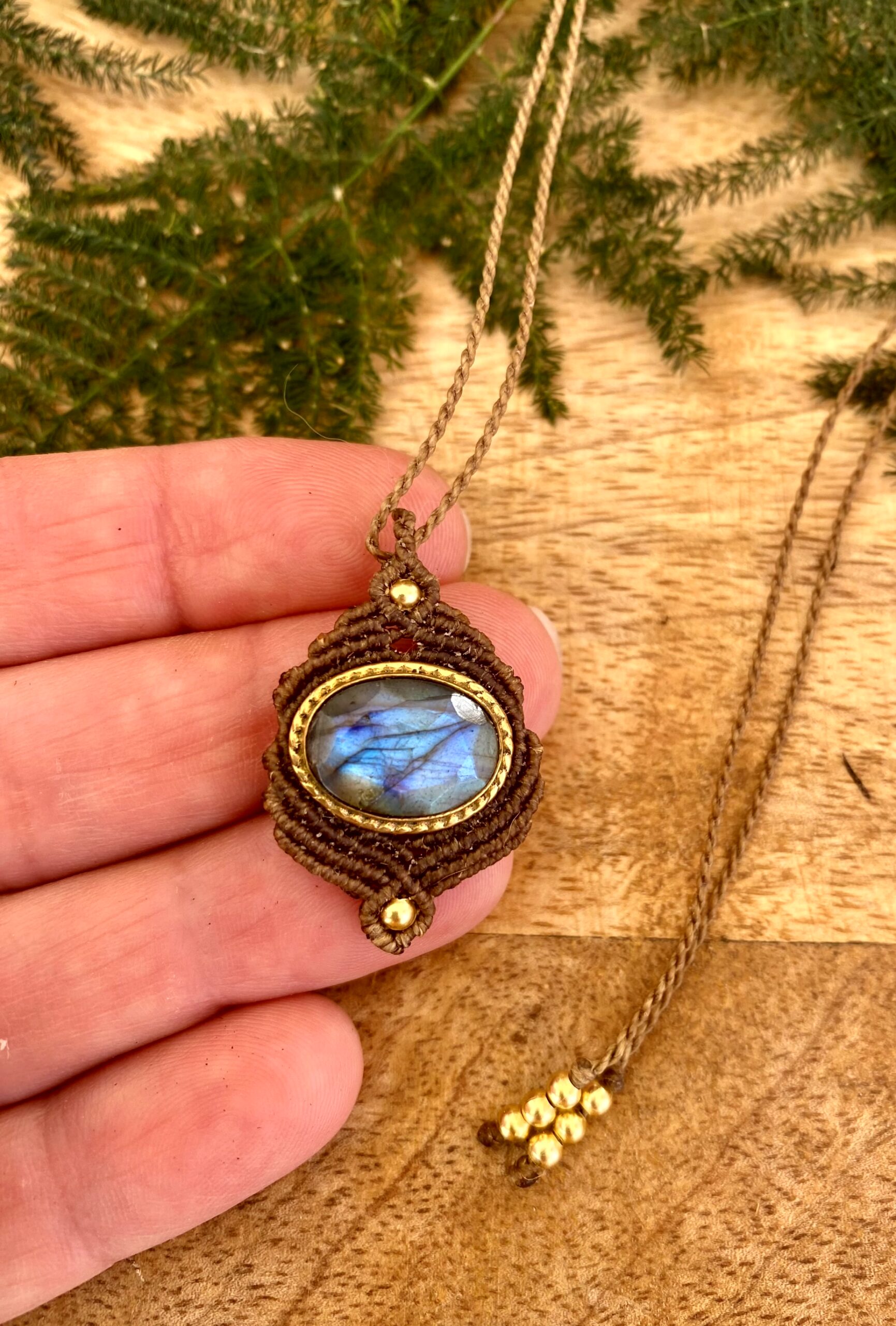 Collar ÚNICA, en macramé con labradorita - Imagen 2