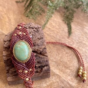 Pulsera ÚNICA, en macramé con turquesa