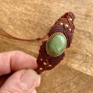 Alternative view of Pulsera ÚNICA, en macramé con turquesa